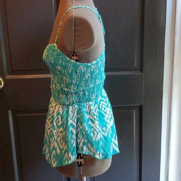 NWOT BILLABONG Smocked Top - Picture 3 of 6